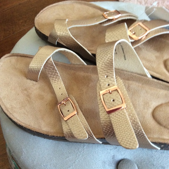 🎉Soft Footbed Sandals RoseGold Buckle🎉Size10🎉 - Picture 4 of 4